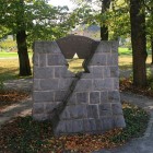 Oskar Schindlers Denkmal vor seinem Geburtshaus in Zwittau (Svitavy). 